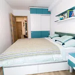 Pentha Apt - Stylish And Spacious 2-Bedroom Apartment Near Coresi Mall